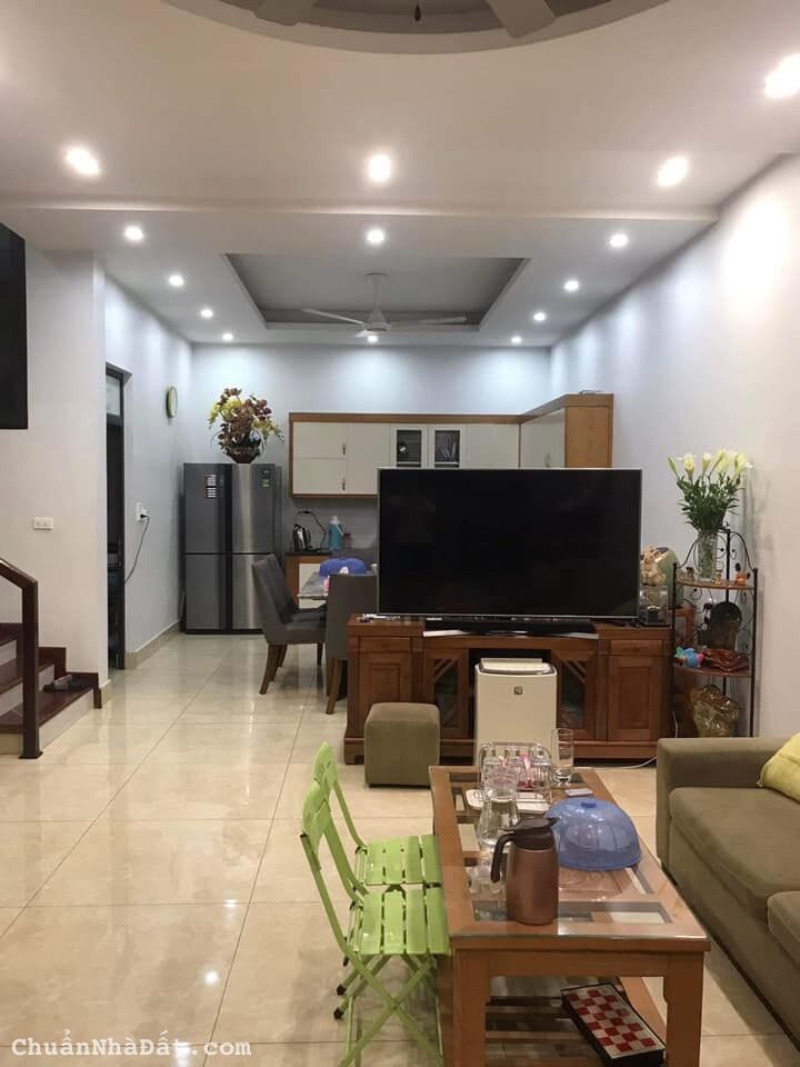 Bán nhà 3.5 tầng MP phường Quang Trung, TP HD, 95m2, mt 7.6m, 5 ngủ, khu dân trí cao