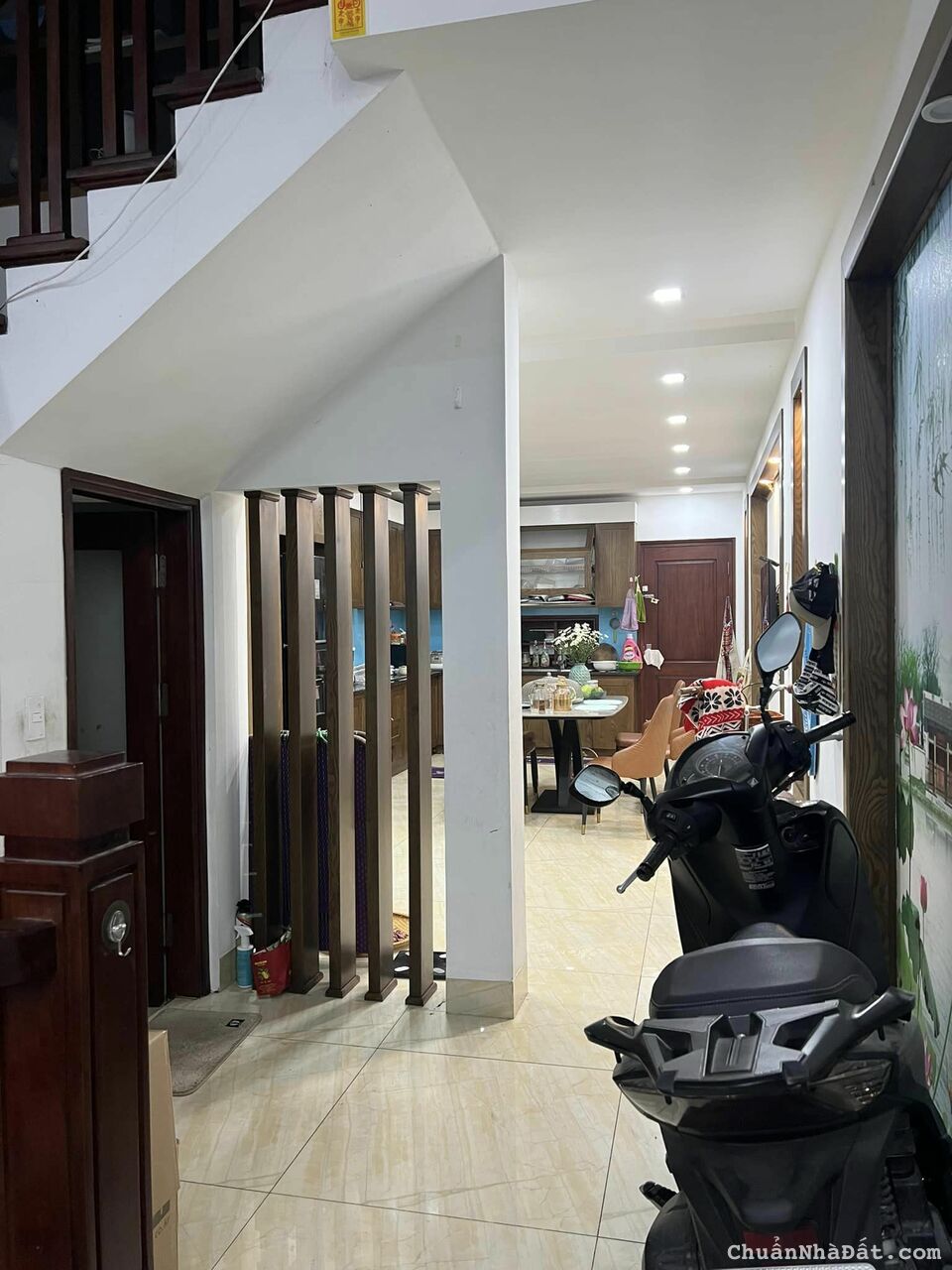 Bán nhà MP Trần Văn Giáp, KĐT Vạn Phúc, TP HD, 80m2, 4 tầng, mt 4m, hướng nam, 3 ngủ + gara oto