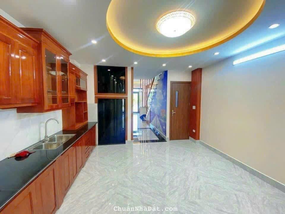 Bán nhà 4 tầng có thang máy trục chính KĐT Tân Phú Hưng, 67.5m2, 4 ngủ, gara, giá tốt