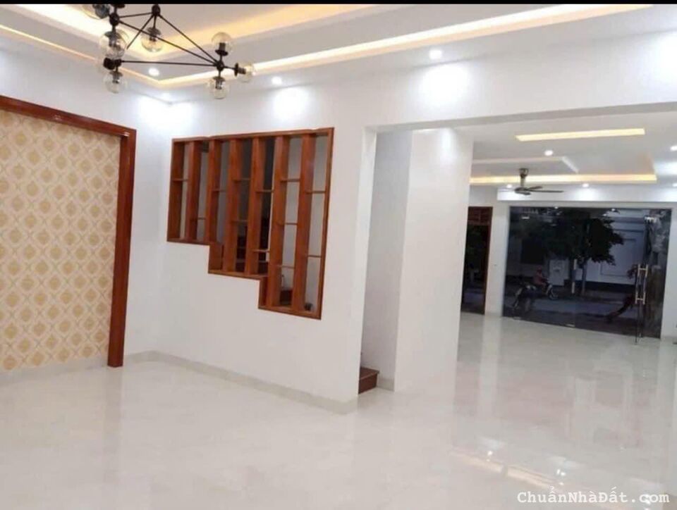 Bán nhà 4 tầng mặt phố KĐT Việt Hòa, phường Việt Hòa, TP HD, 120m2, mt 6m, thang máy