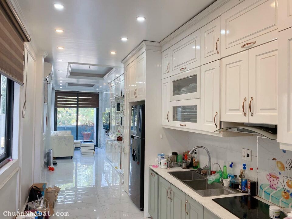 Bán nhà 5 tầng mặt đường đôi Hồng Quang, TP HD, 40m2, căn góc, KD spa, thuốc tốt