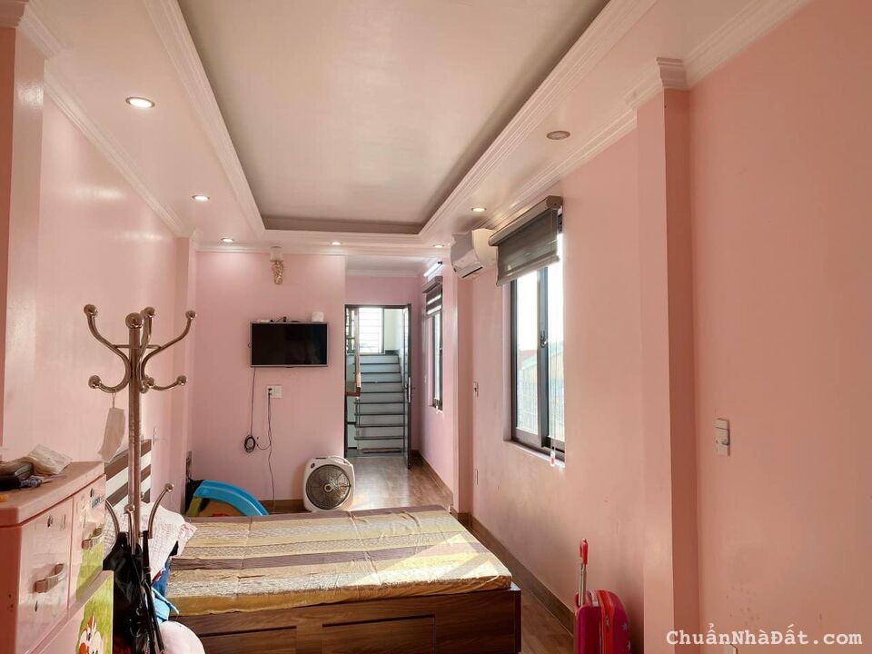 Bán nhà 5 tầng mặt đường đôi Hồng Quang, TP HD, 40m2, căn góc, KD spa, thuốc tốt