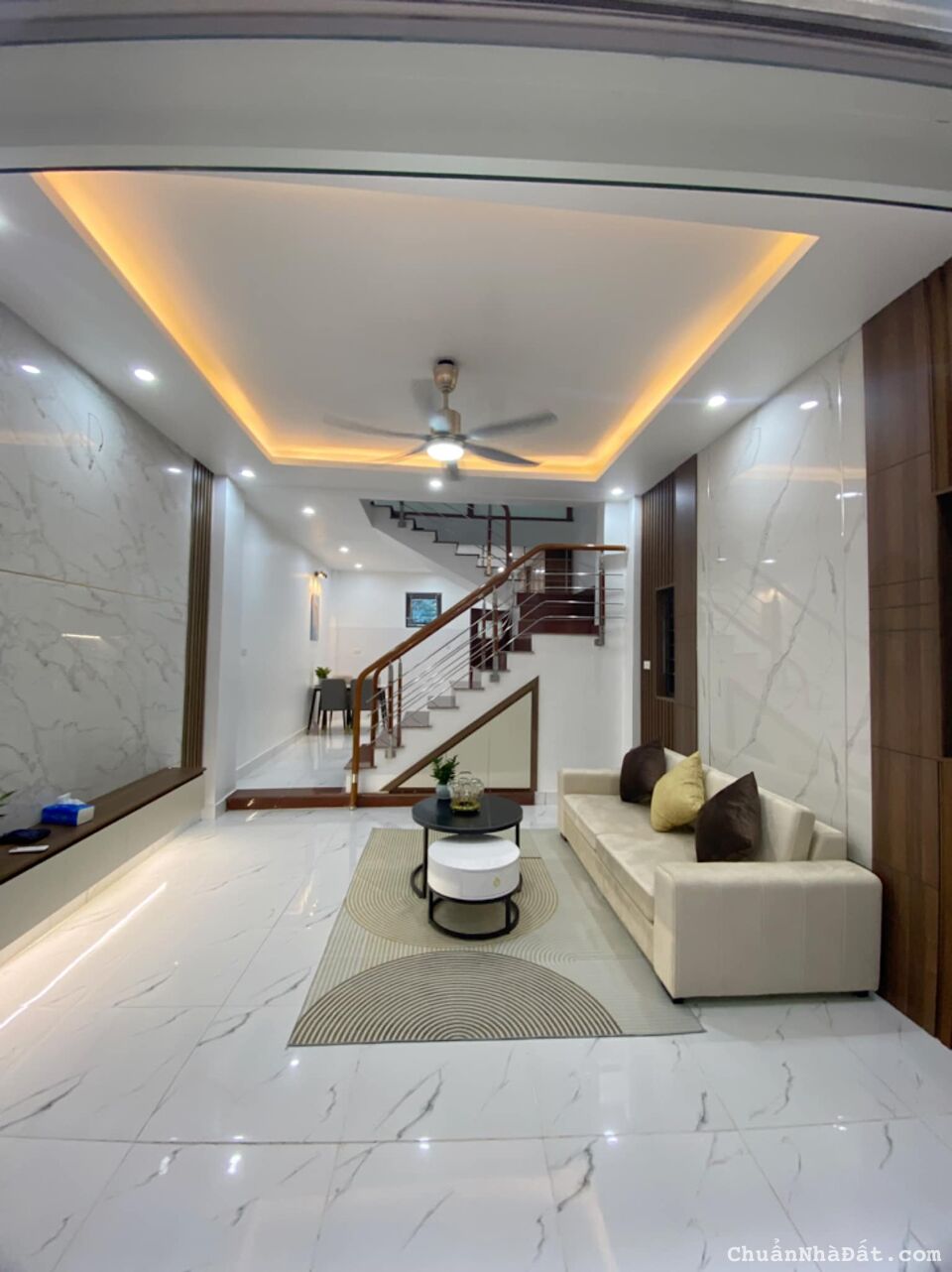 Bán căn nhà 3 tầng ngõ đường Điện Biên Phủ, TP HD, 40m2, mt 4.23m, 3 ngủ, hướng tây