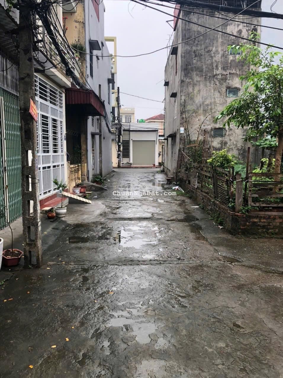 Bán căn biệt thự mini 2.5 tầng ngõ phố phường Ngọc Châu, TP HD, 151.5m2, mt hơn 10m, sân cổng