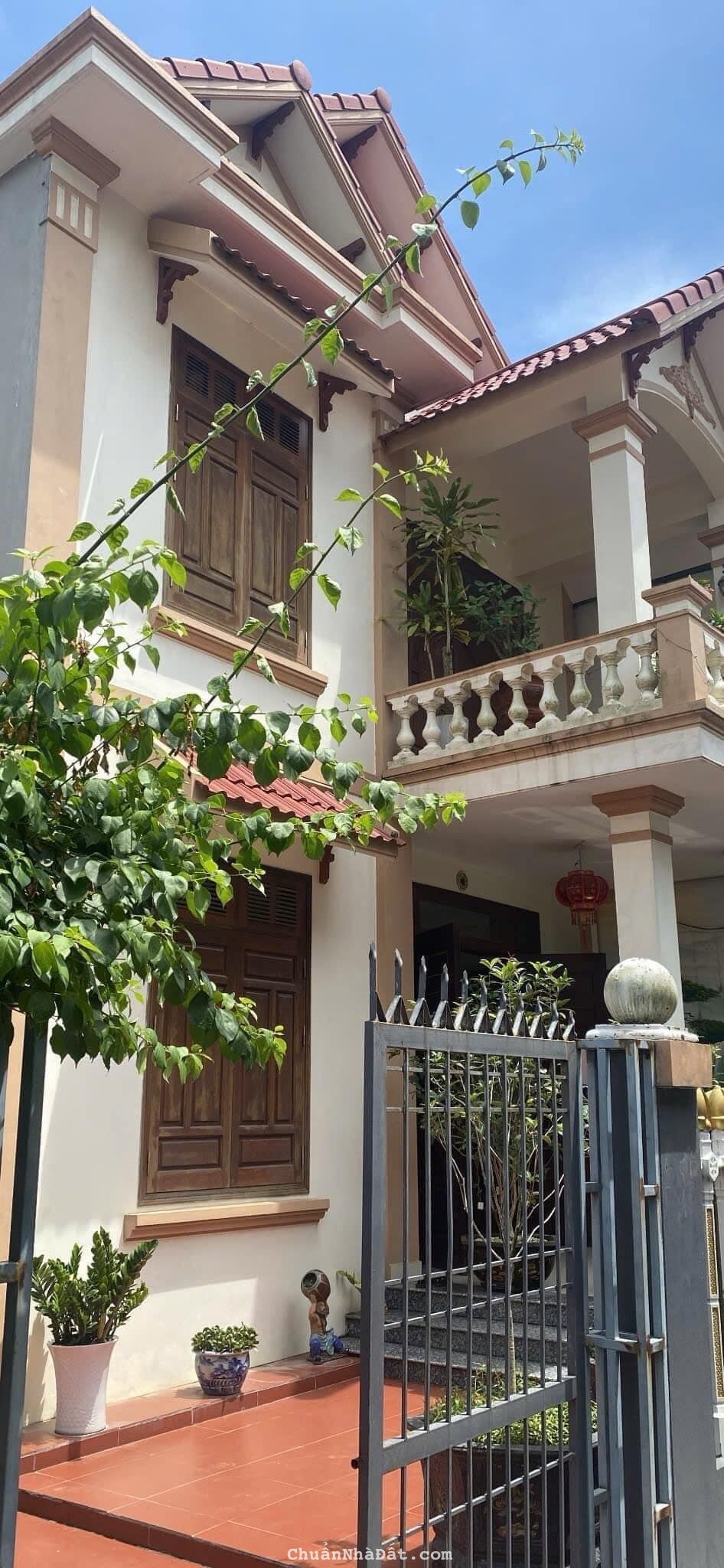 Bán căn biệt thự mini 2.5 tầng ngõ phố phường Ngọc Châu, TP HD, 151.5m2, mt hơn 10m, sân cổng