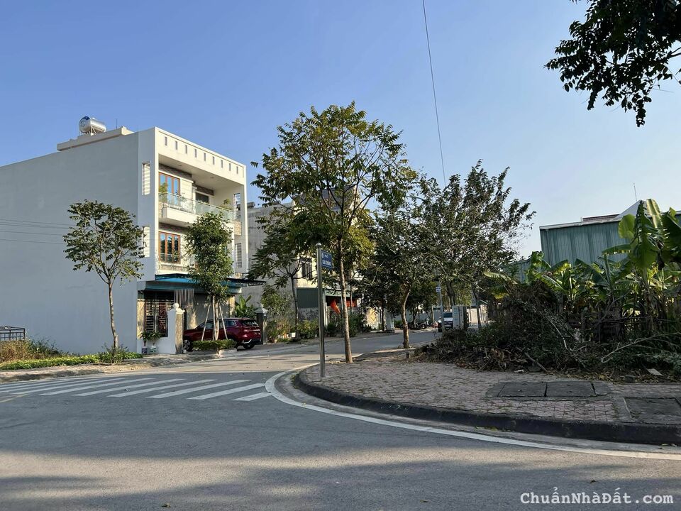 Bán đất nhà vườn Tuệ Tĩnh, TP HD, lô góc 189.3m2, 2 mặt đường, khu dân cư dân trí cao, vị trí đẹp