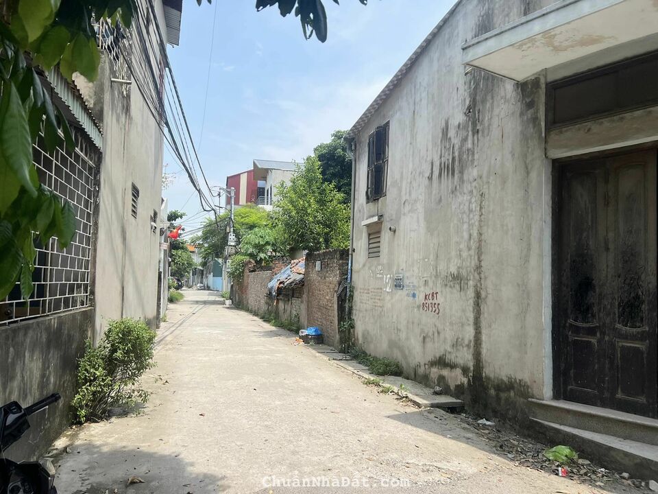 Bán đất ngõ phố Triệu Quang Phục, ph Cẩm Thượng, TP HD, 4 lô, ngõ thông oto, giá đầu tư