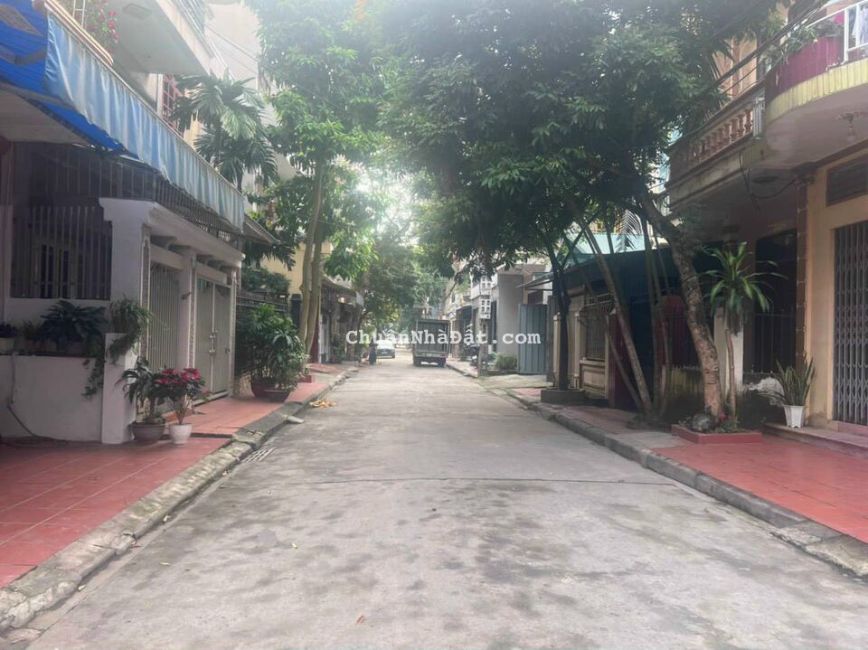 Bán đất mặt phố Lý Nam Đế, ph Lê Thanh Nghị, TP HD, 81.8m2, mt 5.15m, vị trí trung tâm