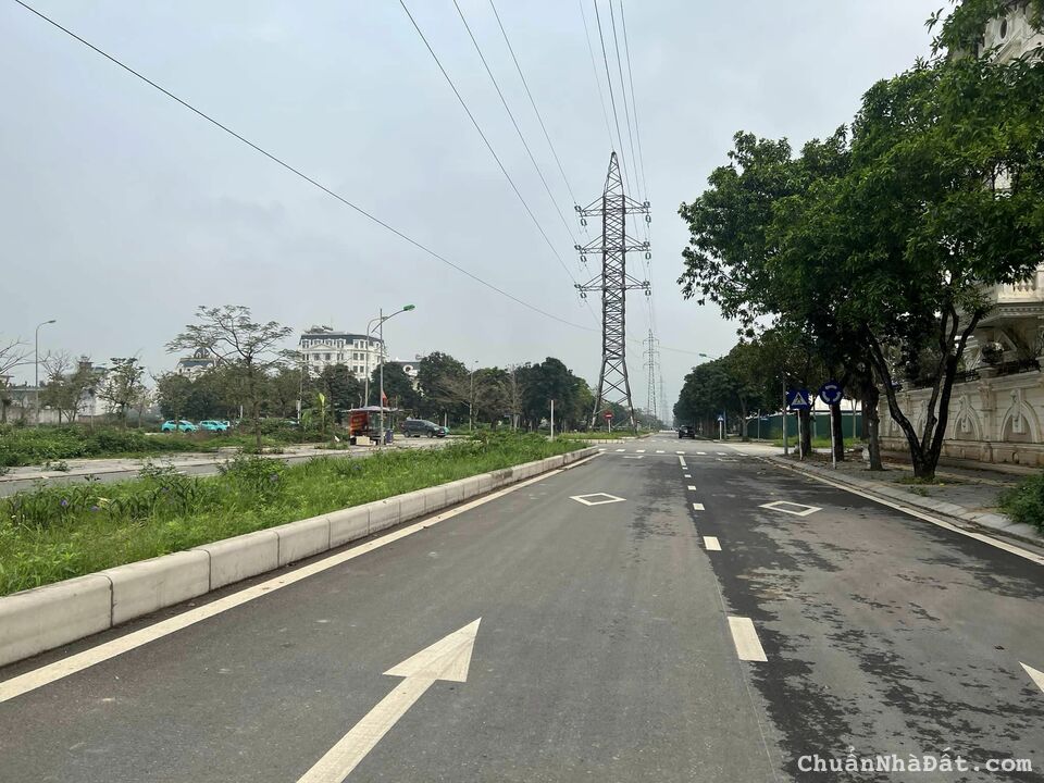 Bán lô đất mặt đường Thanh Bình kéo dài, TP HD, 194.96m2, mt 12m, đường đôi 30m cực rộng Bán lô đất mặt đường Thanh Bình kéo dài, TP HD, 194.96m2, mt 12m, đường đôi 30m cực rộng