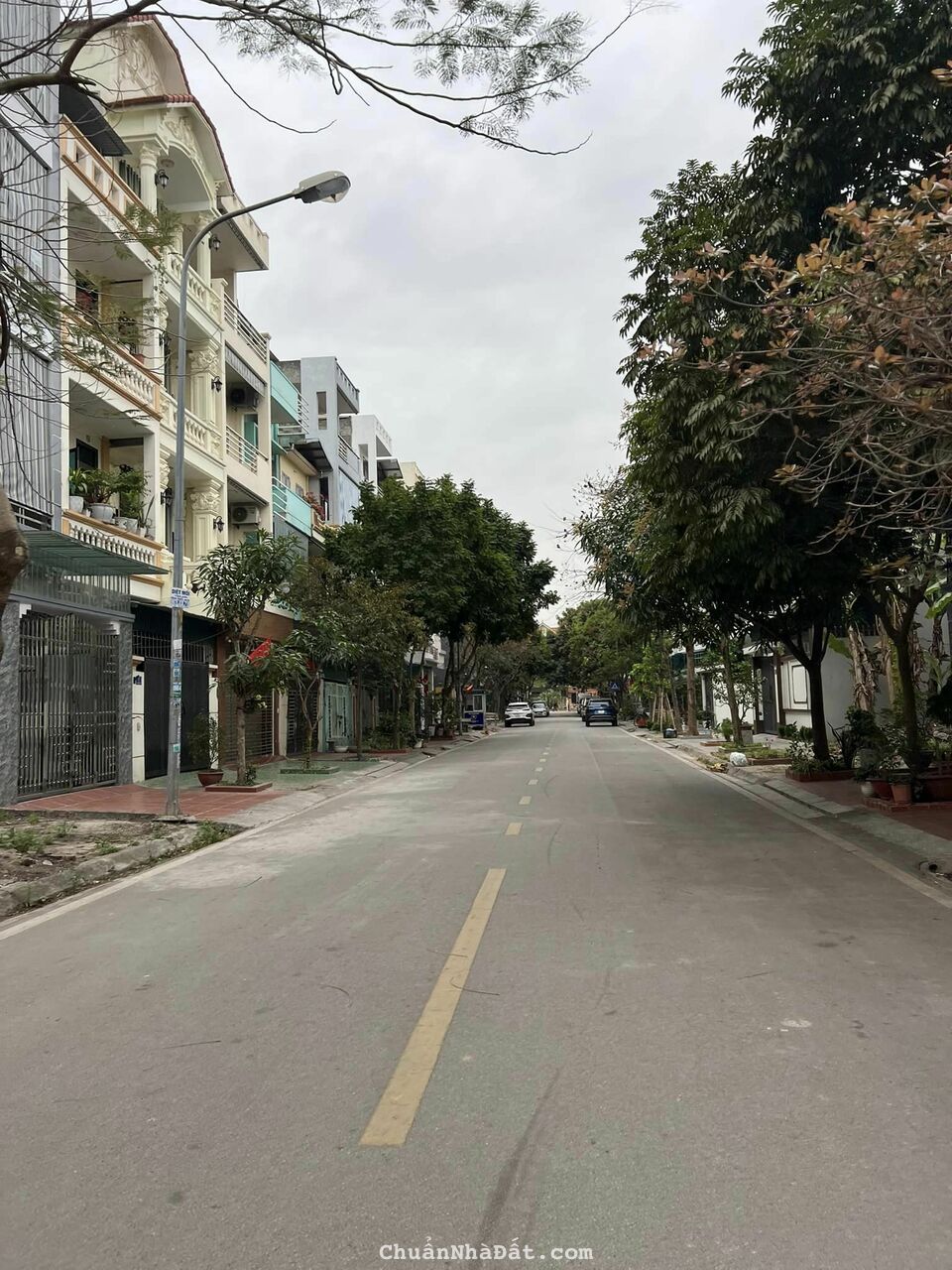 Bán đất KĐT Vạn Phúc, ph Thanh Bình, TP HD, 80m2, mt 4m, hướng tây, đường 13.5m, giá tốt