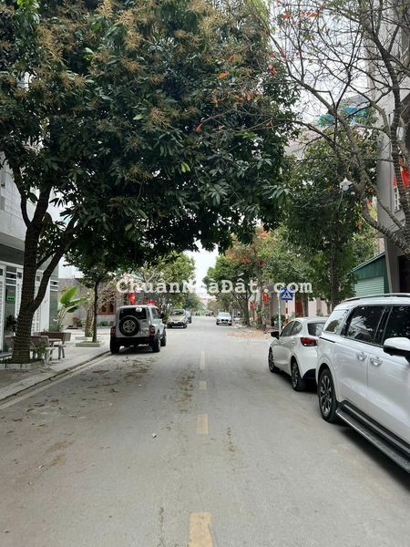 Bán đất KĐT Vạn Phúc, ph Thanh Bình, TP HD, 80m2, mt 4m, hướng tây, đường 13.5m, giá tốt