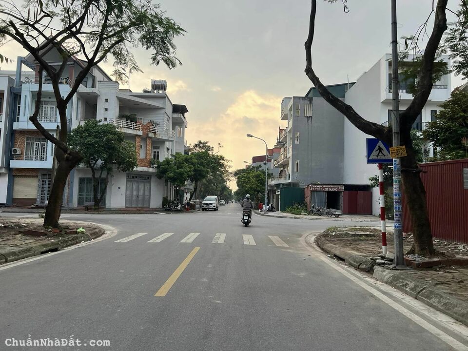 Bán đất mặt đường Trần Văn Giáp, KĐT Vạn Phúc, TP HD, 80m2, mt 4m, đường 13.5m, giá ok