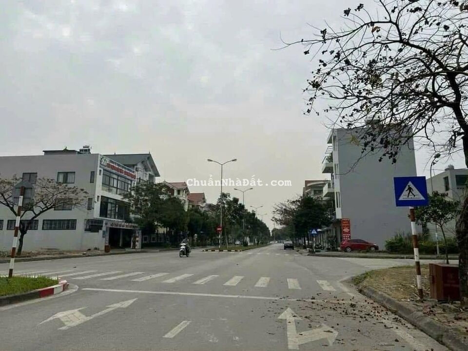 Bán lô đất đường nhánh Hoàng Quốc Việt, TP HD, 68m2, mt 4m, đường 17.5m cực thoáng, giá rất tốt