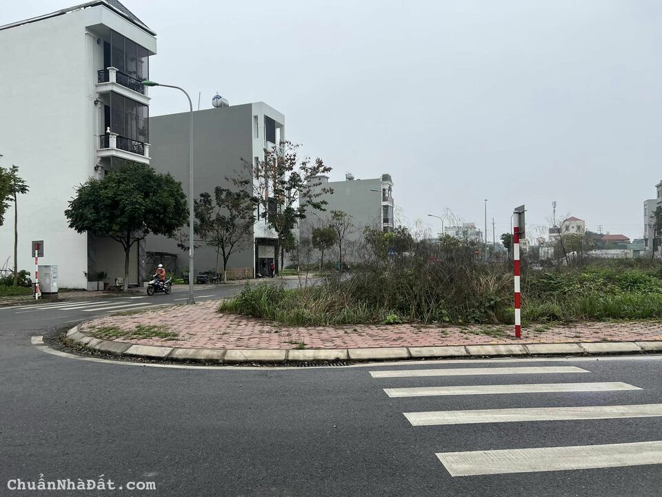 Bán đất KDC Nguyễn Lương Bằng, TP HD, 60.75m2, mt 4.5m, hướng nam, đường 13.5m, view vườn hoa