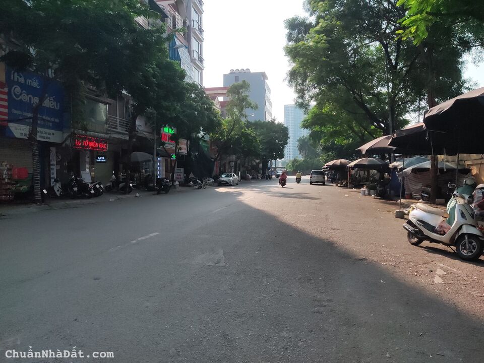 Bán nhà Mặt Phố Doãn Kế Thiện-Mai Dịch. Vỉa hè rộng-Kinh doanh sầm uất. 120m. 20 tỷ