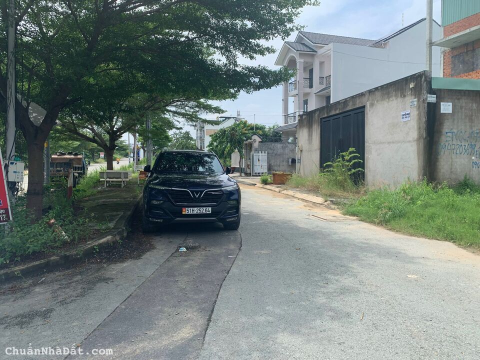 Kẹt vốn bán lô 80m2 đường Nơ Trang Long, Phường 13, Bình Thạnh. Giá 3,3 Tỷ, DT 82m2. Sổ hồng riêng.