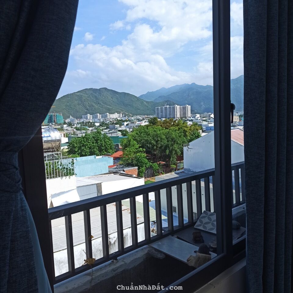 Bán nhà 2 mặt tiền đường Lê Hồng Phong Nha Trang 