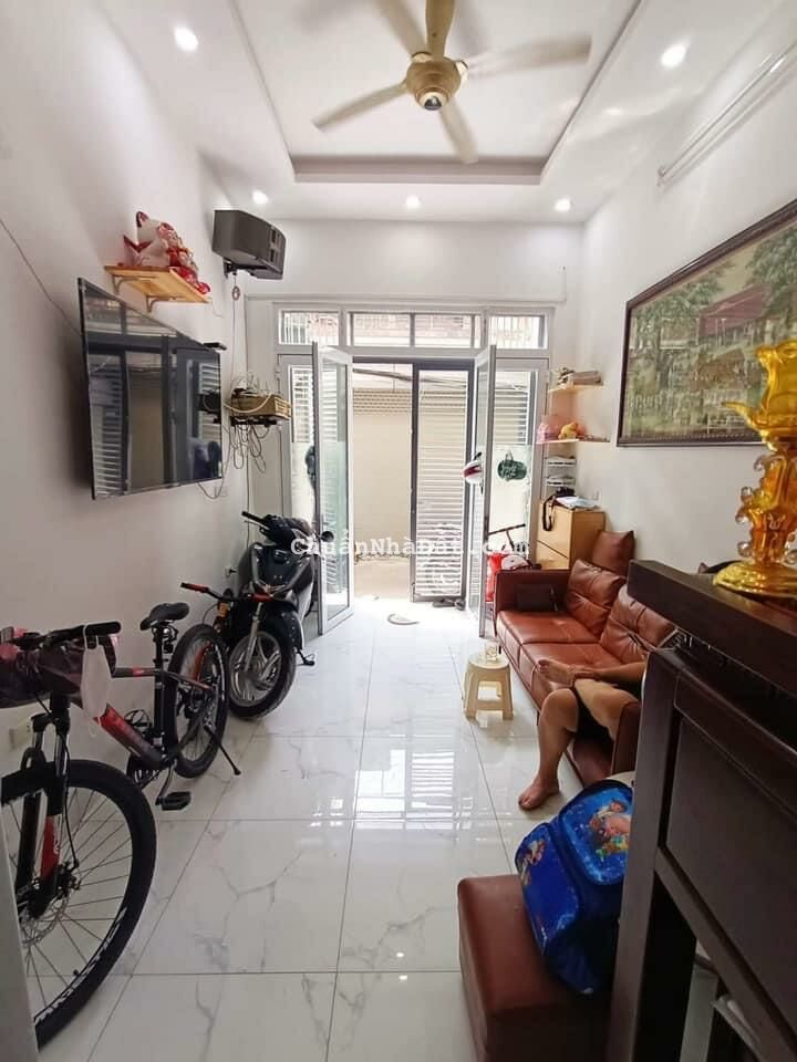 Bán nhà Đống Đa - Kim Liên. Diện tích: 24m, mt: 3.4m. Giá: 3.3 tỷ