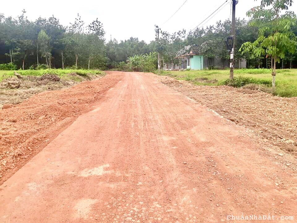 Gia Đình cần tiền bán gấp lô đất ngay UBND Tân Lợi, sát KCN Becamex Đồng Phú, sổ sẵn