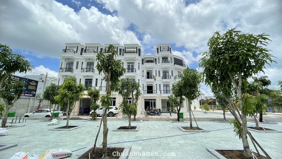 KDC biệt lập - An ninh, tiện nghi - cập QL 1A 50m - hồ bơi, công viên, tiện ích đầy đủ