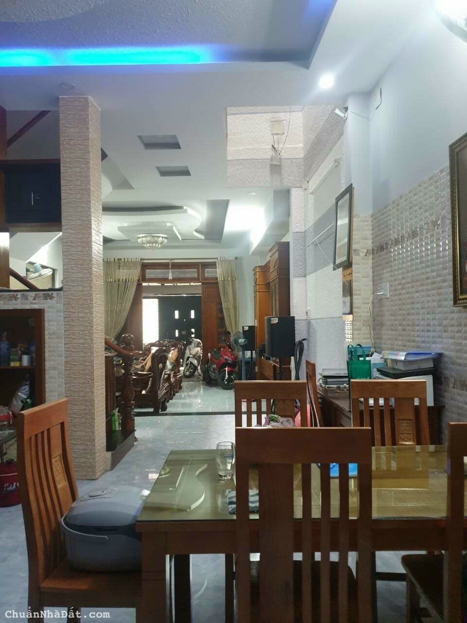 Nhà đẹp, Trần Bình Trọng, 3 lầu, 4 x 13.5m, 8.9 tỷ, Bình Thạnh