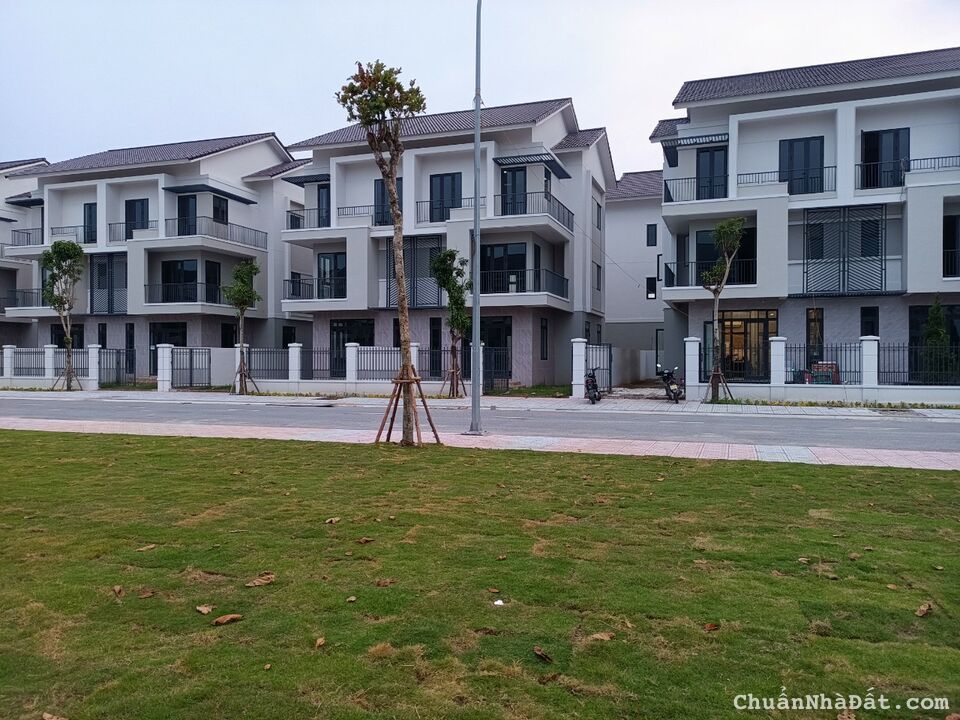 Biêt thư chuẩn SINGAPORE  không gian sống xanh , đẳng cấp