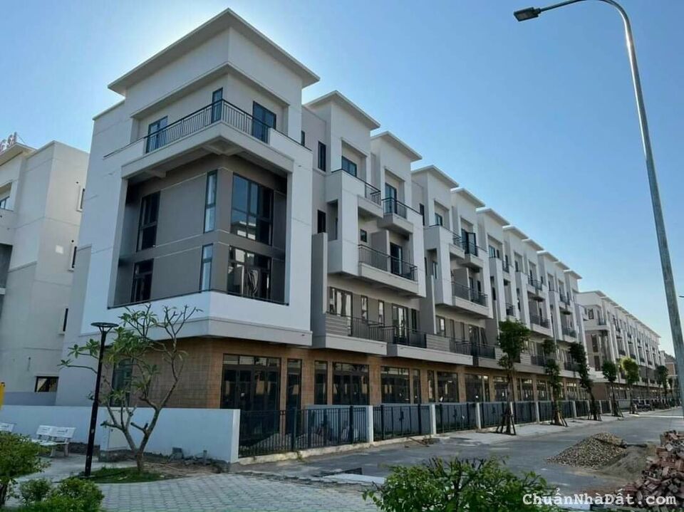 Shophouse 4 tầng giá chỉ 3.9tỷ chủ nhà cần tiền bán gấp