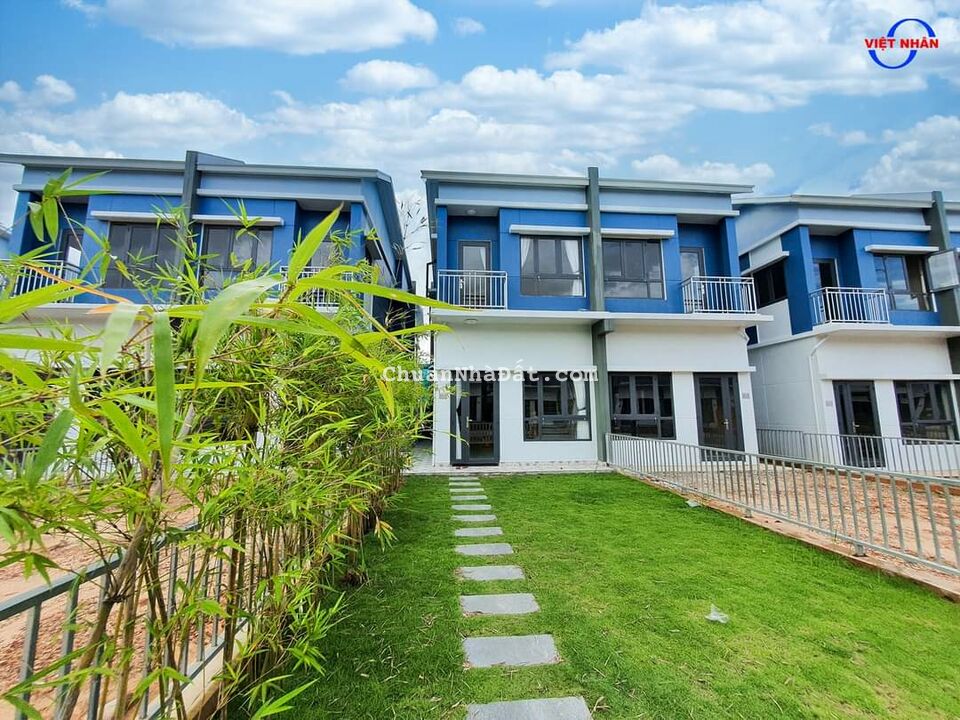 Bán biệt thự sân vườn giá F0 Oasis city, sân dài 15m cực đẹp