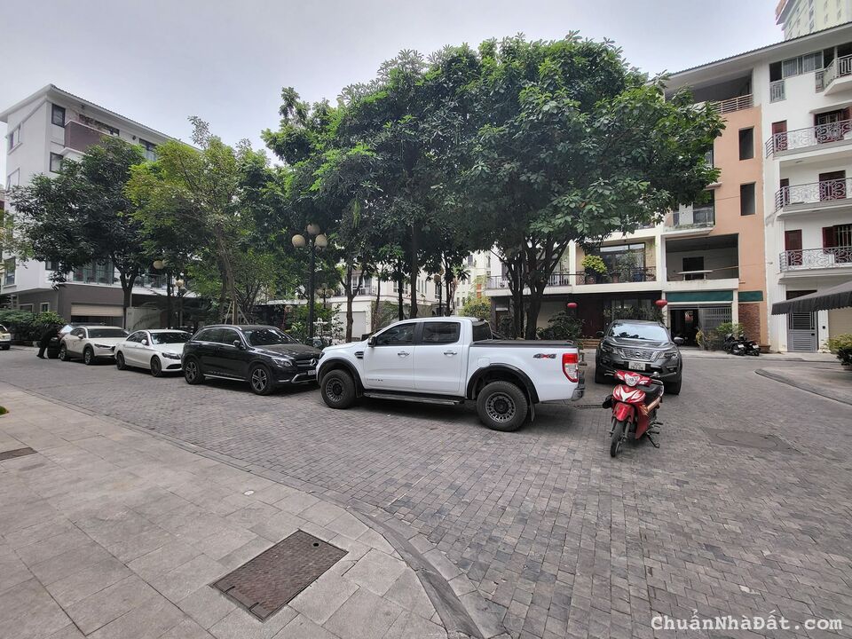 BIỆT THỰ NGUYỄN CHÍ THANH KHU VIP ĐỐNG ĐA KHU HIẾM NHÀ BÁN VỈA HÈ Ô TÔ TRÁNH AN NINH ĐẢM BẢO 24/24