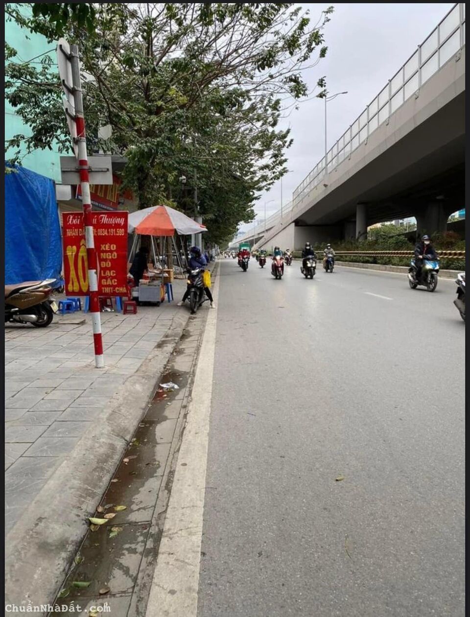 BÁN NHÀ MẶT ĐƯỜNG PHẠM VĂN ĐỒNG - VỊ TRÍ ĐẸP 8 TẦNG KINH DOANH - DT 200M2 GIÁ CHÀO 122 TỶ 