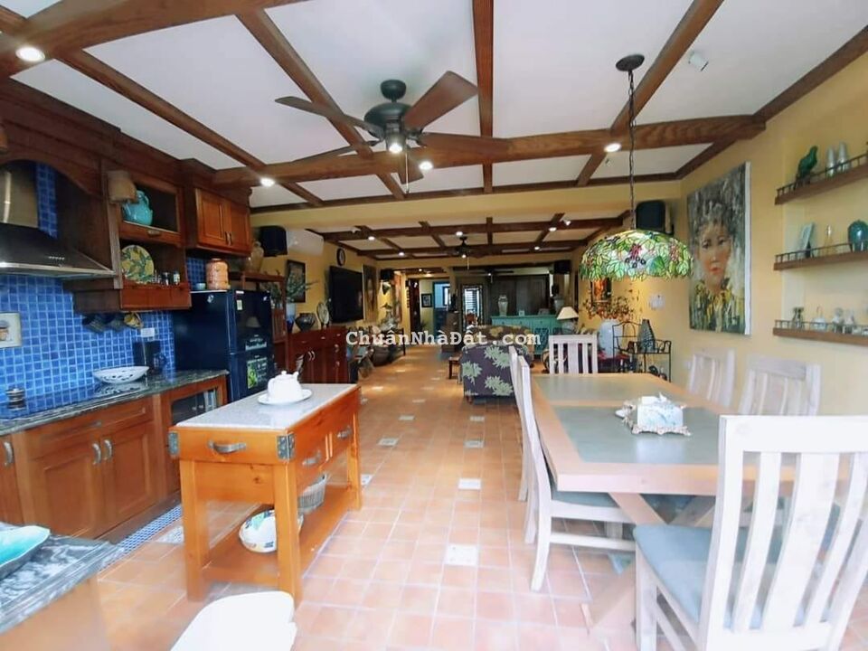 MẶT ĐƯỜNG VĂN MIẾU - VỊ TRÍ ĐẮC ĐỊA HIẾM NHÀ BÁN VỈA HÈ ĐÁ BÓNG KINH DOANH SẦM UẤT 1 CĂN DUY NHẤT 