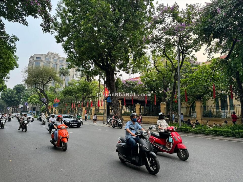 MẶT PHỐ HÀNG BÀI - VỊ TRÍ ĐẮC ĐỊA TT QUẬN HOÀN KIẾM - KINH DOANH - DT 895M2 GIÁ CHÀO 7XX TỶ MẶT PHỐ HÀNG BÀI - VỊ TRÍ ĐẮC ĐỊA TT QUẬN HOÀN KIẾM - KINH DOANH - DT 895M2 GIÁ CHÀO 7XX TỶ