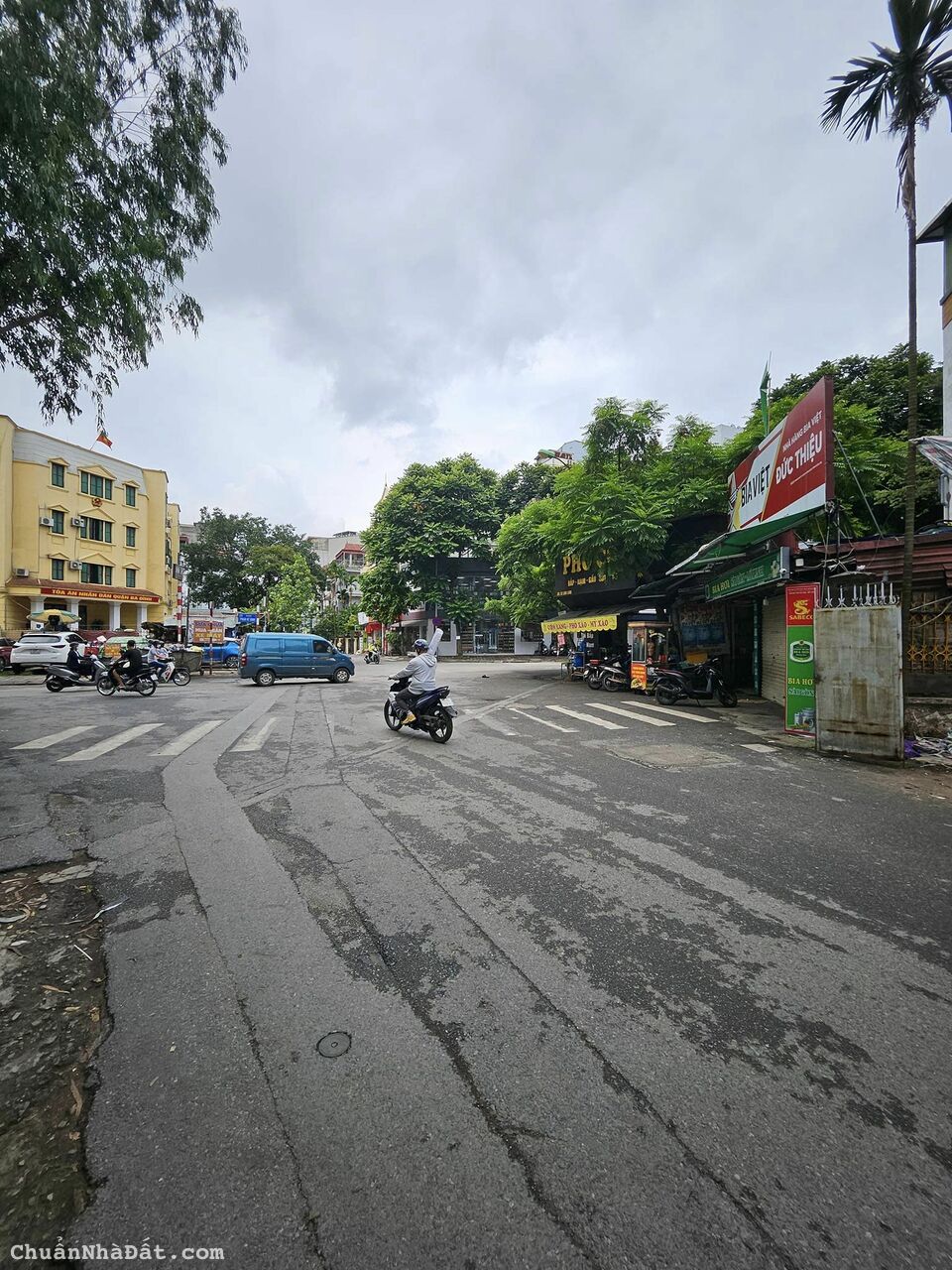 MẶT PHỐ LINH LANG - VỊ TRÍ VIP HIẾM NHÀ BÁN - 4 TẦNG KINH DOANH - DT 150M2 GIÁ NHỈNH 4X TỶ MẶT PHỐ LINH LANG - VỊ TRÍ VIP HIẾM NHÀ BÁN - 4 TẦNG KINH DOANH - DT 150M2 GIÁ NHỈNH 4X TỶ