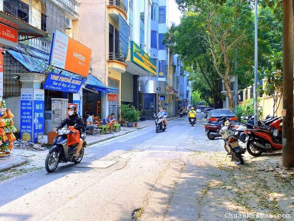 MẶT PHỐ PHÙNG CHÍ KIÊN - VỊ TRÍ SIÊU VIP - 9 TẦNG KINH DOANH - DT 252M2 GIÁ CHÀO 132 TỶ MẶT PHỐ PHÙNG CHÍ KIÊN - VỊ TRÍ SIÊU VIP - 9 TẦNG KINH DOANH - DT 252M2 GIÁ CHÀO 132 TỶ