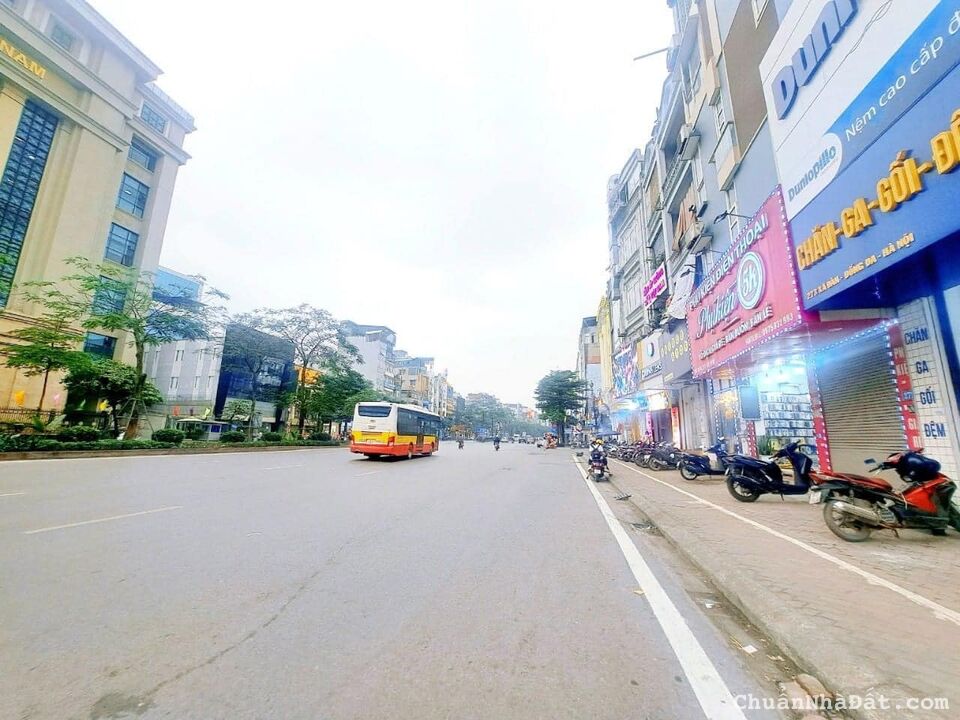 MẶT PHỐ XÃ ĐÀN - VỊ TRÍ ĐẮC ĐỊA HIẾM NHÀ BÁN VỈA HÈ ĐÁ BÓNG KINH DOANH - DT 60M2 X6 TẦNG 3X TỶ 