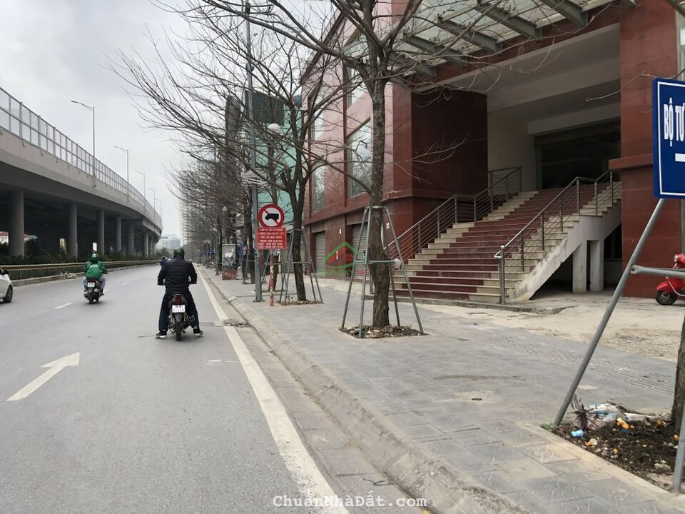 MẶT PHỐ PHẠM VĂN ĐỒNG - QUY HOẠCH ỔN ĐỊNH - VỊ TRÍ KINH DOANH ĐẮC ĐỊA - VỈA HÈ RỘNG