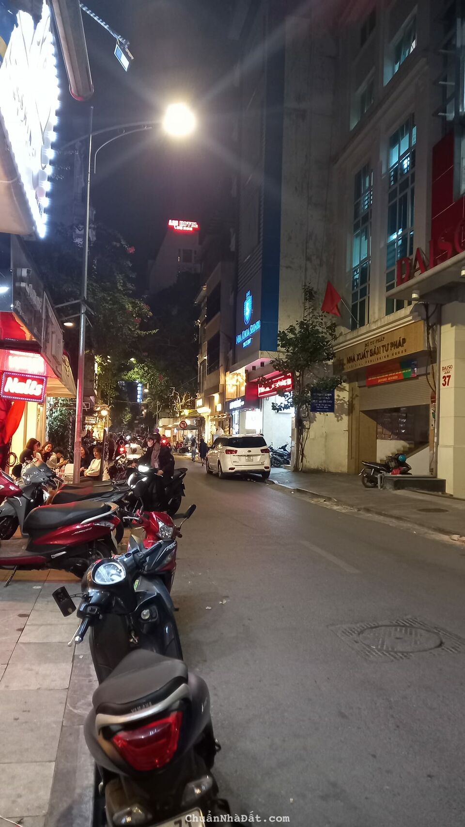 MẶT PHỐ TRẦN QUỐC TOẢN - VỊ TRÍ ĐẮC ĐỊA TRUNG TÂM QUẬN HOÀN KIẾM - HIẾM NHÀ BÁN KINH DOANH SẦM UẤT 