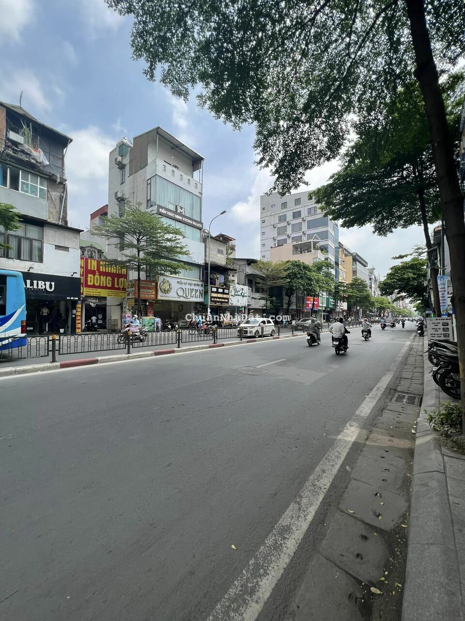 MẶT PHỐ TÂY SƠN - VỊ TRÍ ĐẮC ĐỊA - SIÊU HIẾM - VỈ HÈ ĐÁ BÓNG KINH DOANH SẦM UẤT NGÀY ĐÊM