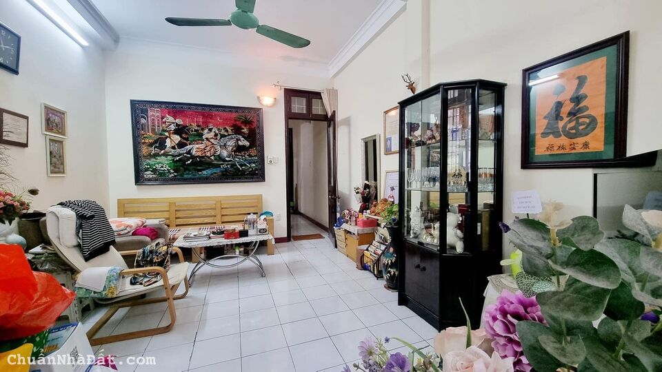 MẶT PHỐ ĐỘI CẤN - VỊ TRÍ ĐẮC ĐỊA - VỈA HÈ ĐÁ BÓNG KINH DOANH CỰC ĐỈNH. DT 51M2 - MT4M - GIÁ 18.8 TỶ