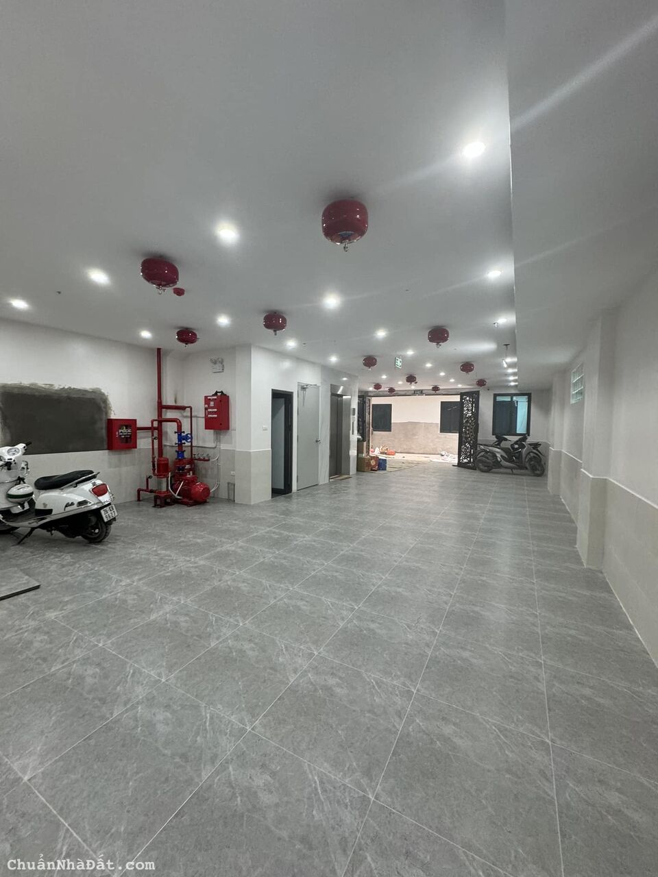 TÒA NHÀ CHDV ĐƯỜNG HỒ TÙNG MẬU - VỊ TRÍ VIP 8 TẦNG KINH DOANH - DT 100M2 GIÁ CHÀO 28.X TỶ