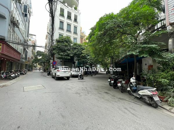 CHỦ CẦN BÁN GẤP MẢNH ĐẤT HOÀNG CẦU ĐỐNG ĐA - PHÂN LÔ QUẬN ỦY - LÔ GÓC KINH DOANH - Ô TÔ VÀO NHÀ CHỦ CẦN BÁN GẤP MẢNH ĐẤT HOÀNG CẦU ĐỐNG ĐA - PHÂN LÔ QUẬN ỦY - LÔ GÓC KINH DOANH - Ô TÔ VÀO NHÀ