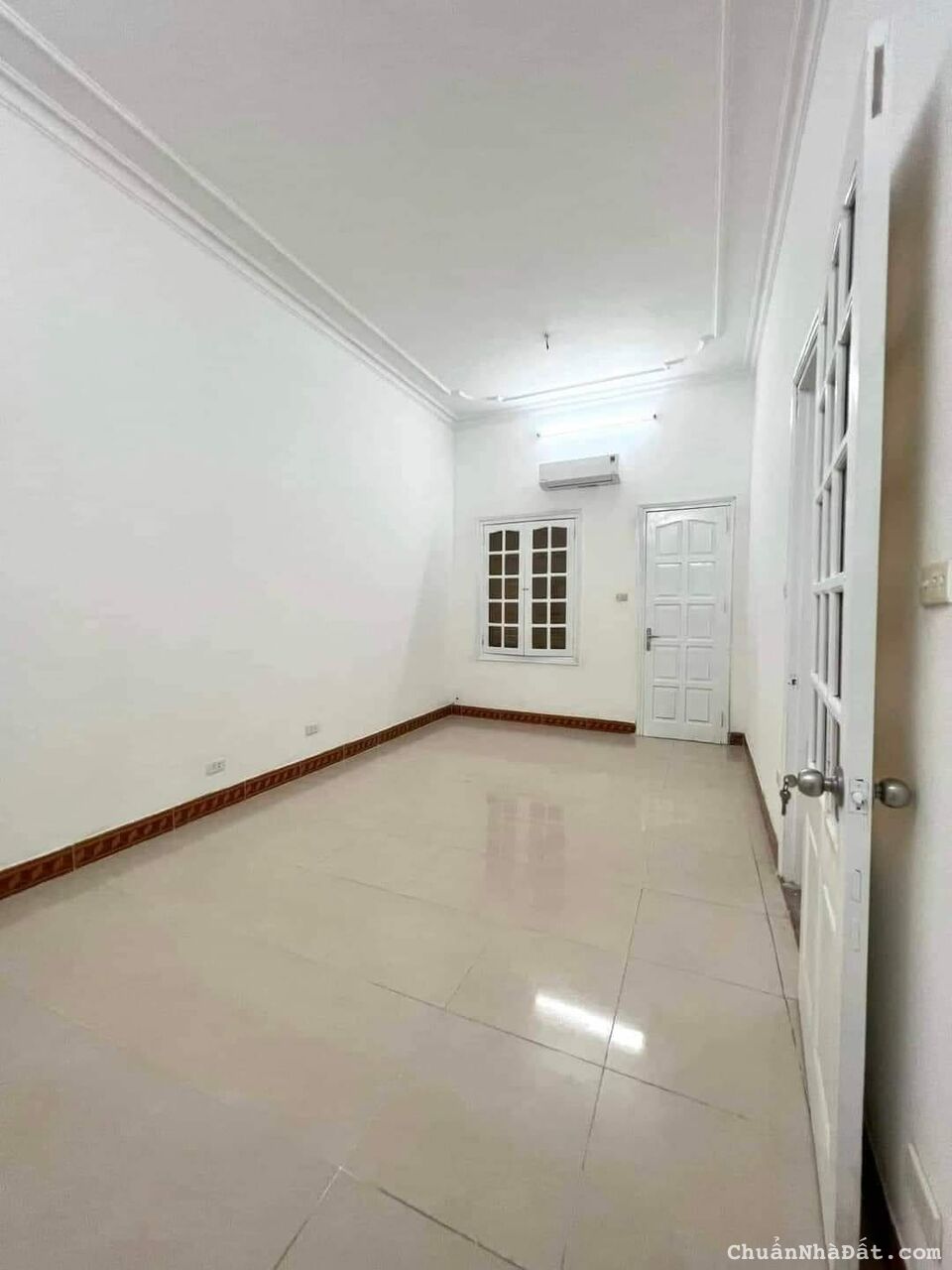 Bán Nhà Phố Tôn Đức Thắng, Đống Đa  86m2 3T MT5m 19 tỷ 0979312111