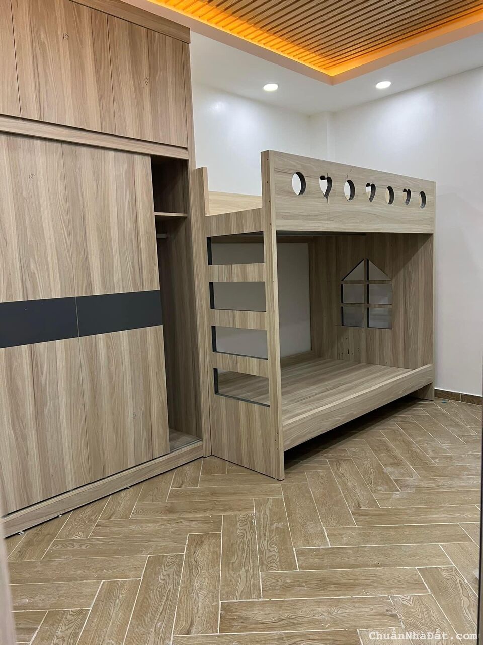 Bán CCMN 61 Phòng, Doãn Kế Thiện, Mai Dịch, Cầu Giấy 165m2 9T 45 tỷ 0979312111