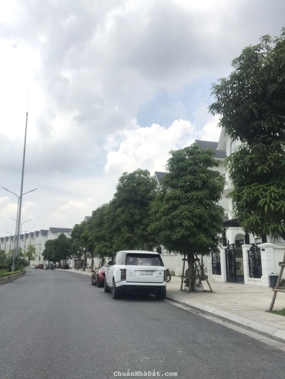 Biệt thự nhà vườn-kinh doanh đỉnh- phân lô-ô tô tránh- tiện ích ngập tràn- Trung Văn-124m2-33 tỷ!