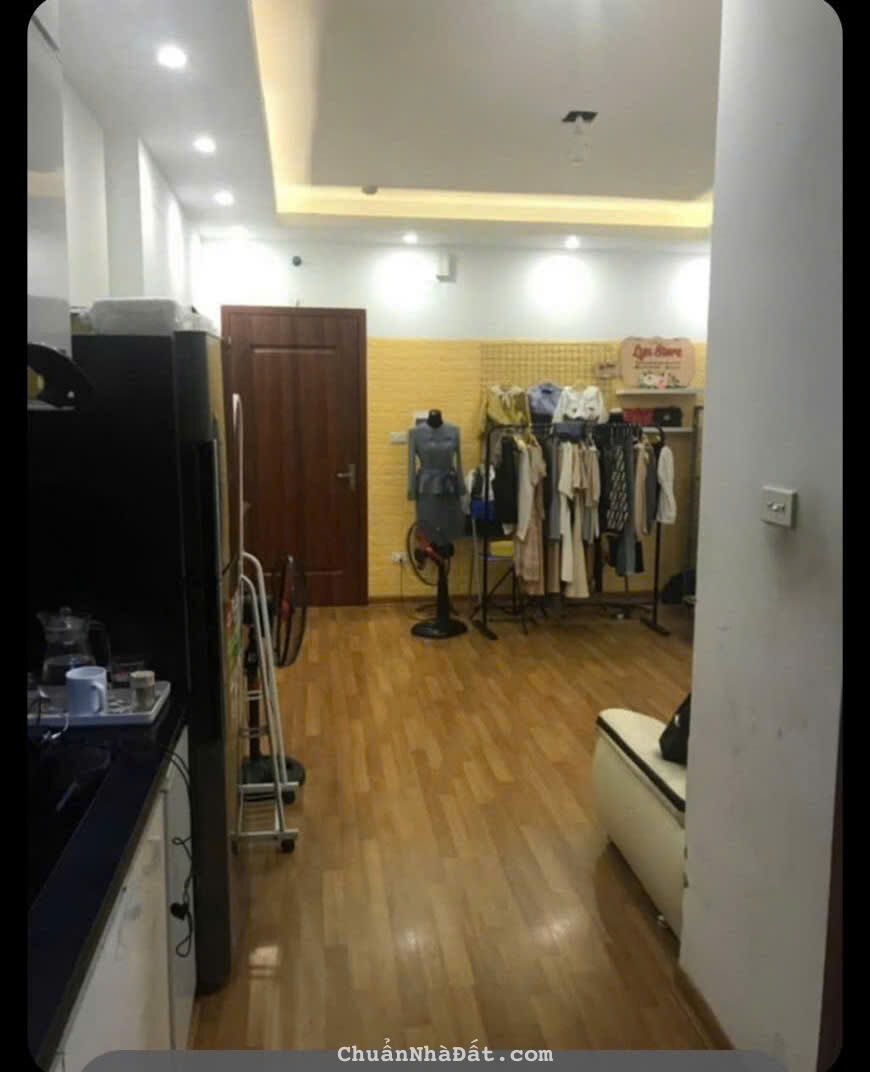 Chính chủ bán căn hộ 1 ngủ hướng Đông Nam, giá 2.2 tỷ tại tòa CT12A KDT Kim Văn Kim Lũ 