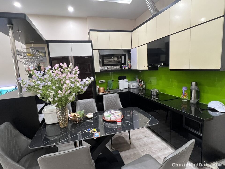 Cần bán căn hộ chung cư 77m² view Hồ điều hòa, full nội thất tại KĐT Thanh Hà Cienco 5