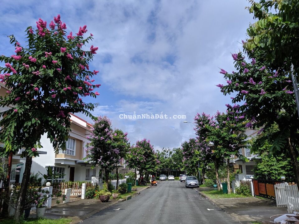 Cần ra căn 1PN tầng trung - View nội khu