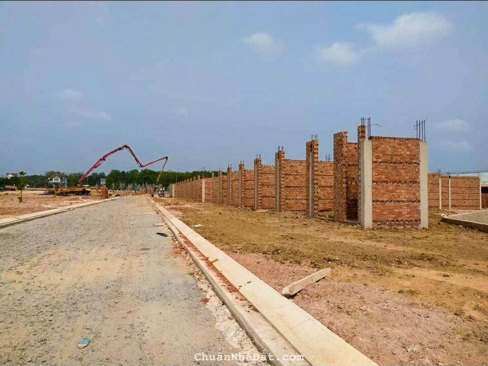 Bán gấp lô đất Orianna ngay ngã ba Cổng Xanh giá 800 triệu SHR