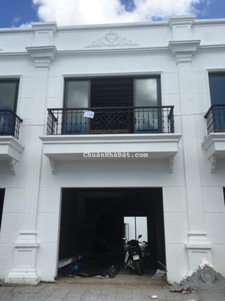 Bán nhà 1 trệt 1 lầu mặt tiền chợ Thới Lai mới