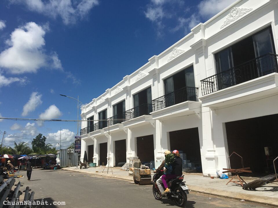 Bán nhà 1 trệt 1 lầu mặt tiền chợ Thới Lai mới